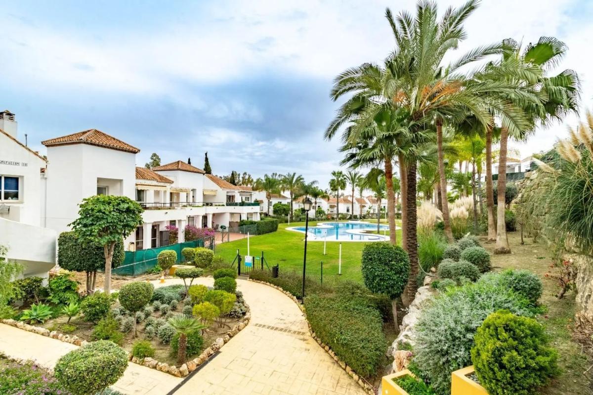 Venta de piso en Calle Aries, Marbella
 photo 3