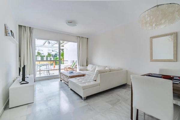 Venta de piso en Calle Aries, Marbella
 photo 4
