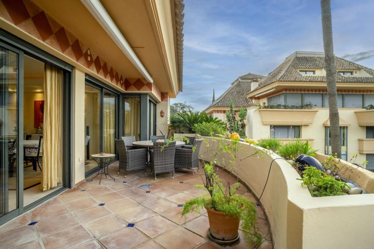 Venta de duplex en Barrio Los Naranjos, Marbella photo 2
