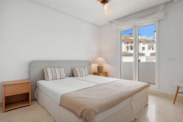 Venta de piso en Urbanizacion N Andalucia J, 20, Marbella
photo 1
