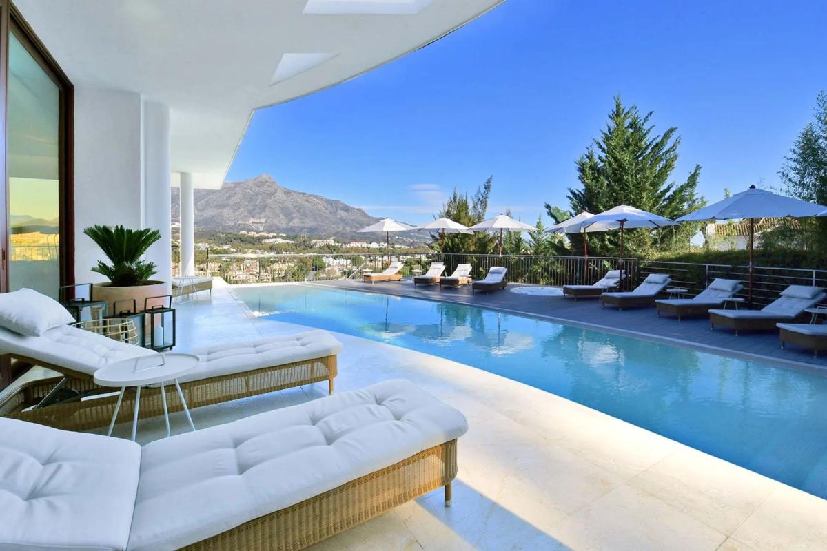 Sale of independent chalet in Avenida Calderón de la Barca, 4 -66, Marbella
photo 2