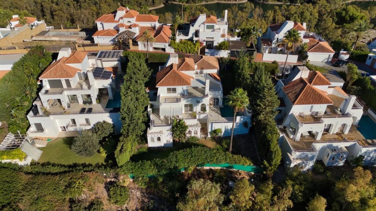 Sprzedaż niezależnego domku jednorodzinnego w Barrio Los Naranjos, Marbella photo 2
