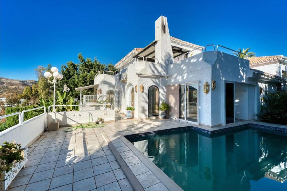 Sprzedaż niezależnego domku jednorodzinnego w Barrio Los Naranjos, Marbella photo 3