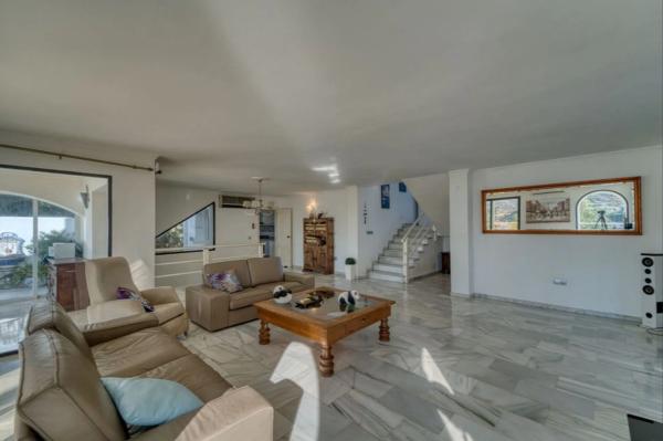 Chalet wolnostojący na sprzedaż w  Barrio Los Naranjos, Marbella photo 4