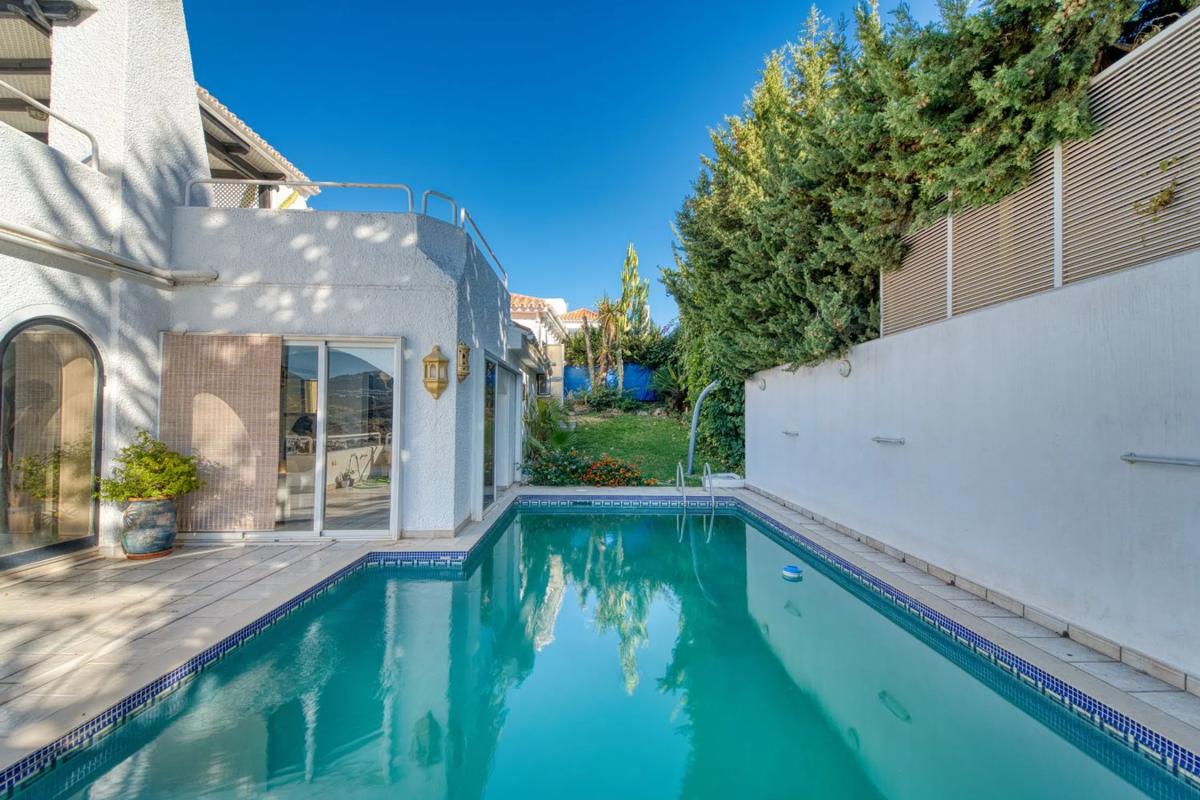 Sale of independent chalet in UR NUEVA ANDALUCIA 6L, 25, Marbella
photo 3