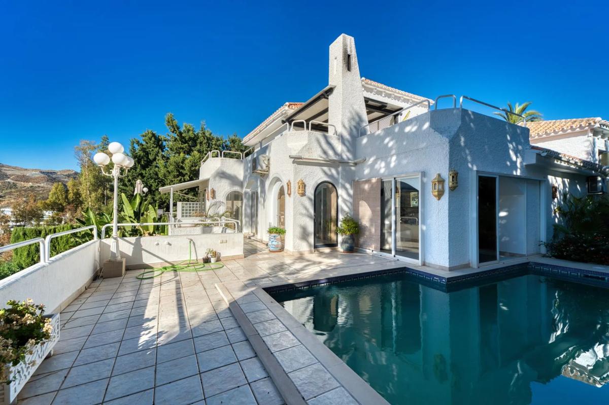 Sale of independent chalet in UR NUEVA ANDALUCIA 6L, 25, Marbella
photo 5