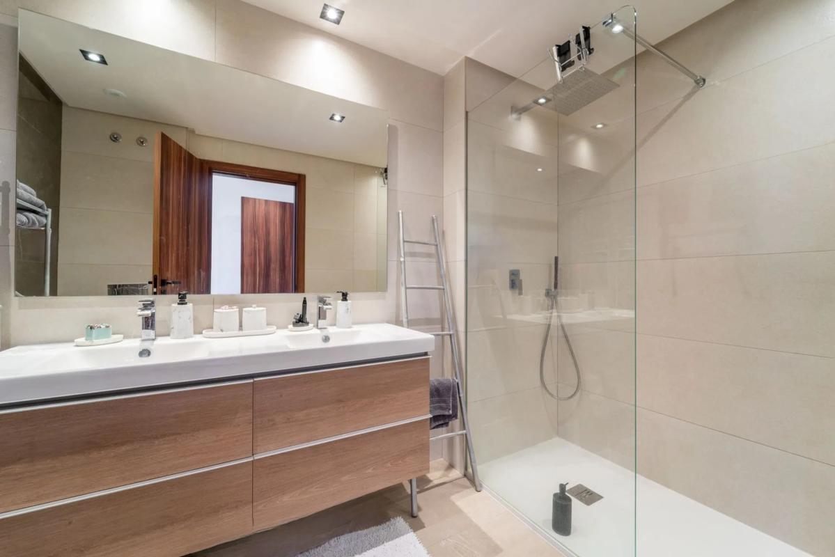 Sale of apartment in Barrio Los Naranjos, Marbella
photo 4