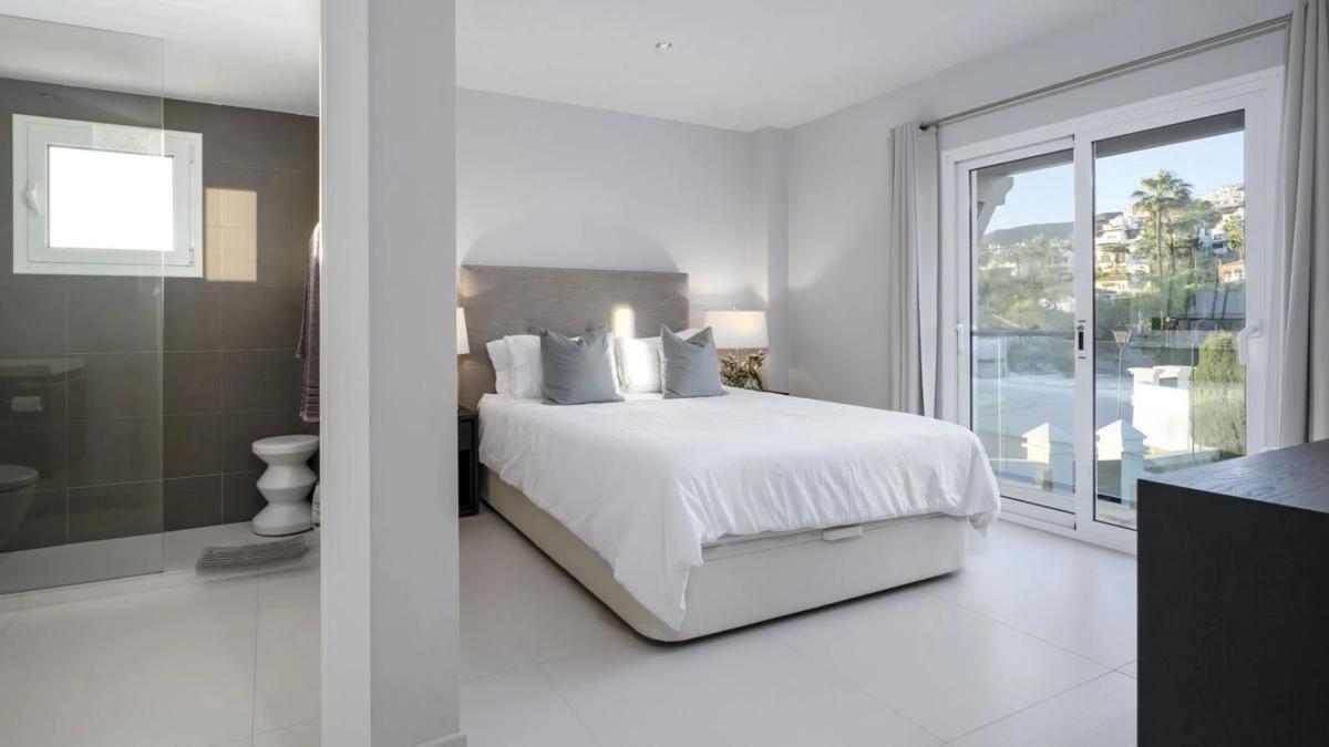 Sprzedaż niezależnego domku jednorodzinnego w Barrio Los Naranjos, Marbella photo 1