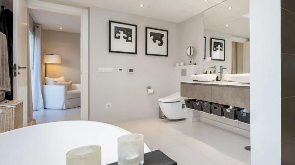 Chalet wolnostojący na sprzedaż w  Barrio Los Naranjos, Marbella photo 4