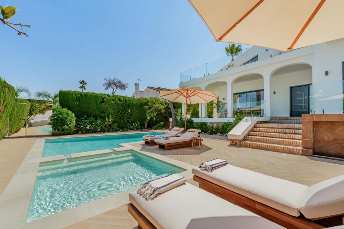 Sprzedaż niezależnego domku jednorodzinnego w Barrio Los Naranjos, Marbella photo 2