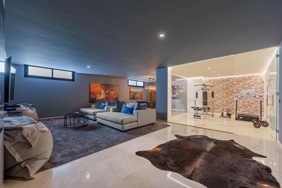 Sprzedaż niezależnego domku jednorodzinnego w Barrio Los Naranjos, Marbella photo 1