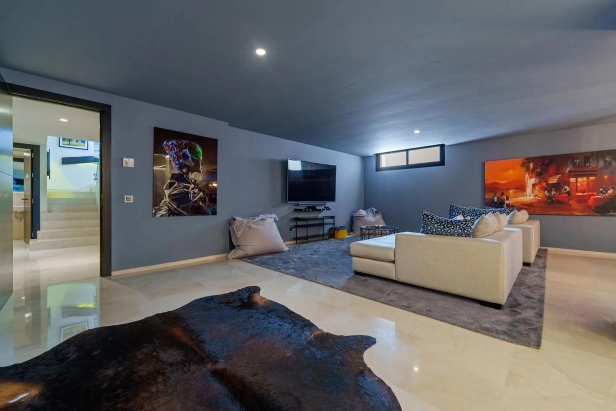 Sprzedaż niezależnego domku jednorodzinnego w Barrio Los Naranjos, Marbella photo 2
