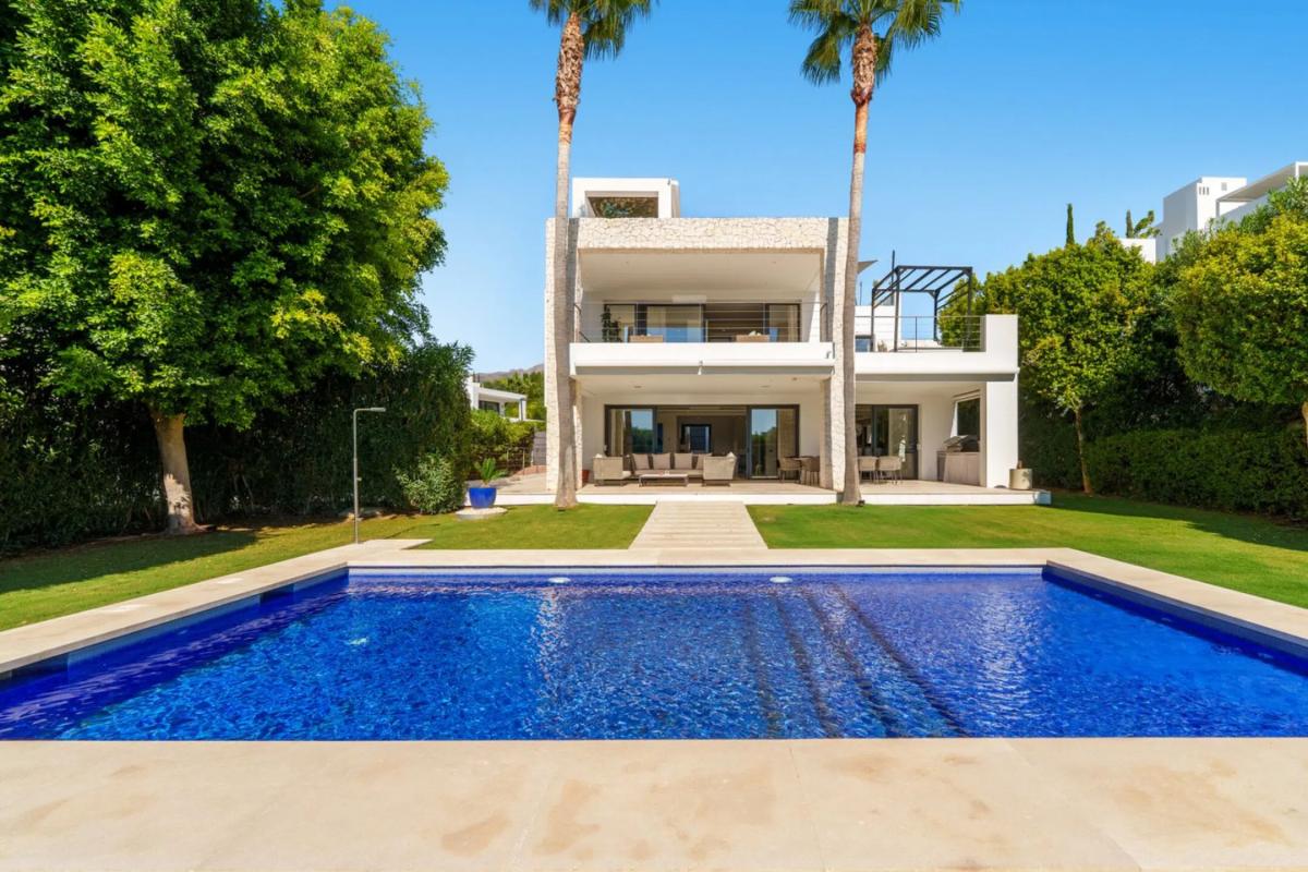 Sprzedaż niezależnego domku jednorodzinnego w Barrio Los Naranjos, Marbella photo 3