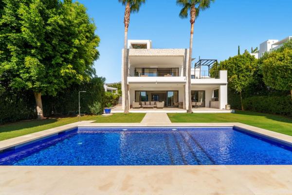 Independent chalet for sale in Barrio Los Naranjos, Marbella
thumbnail 2