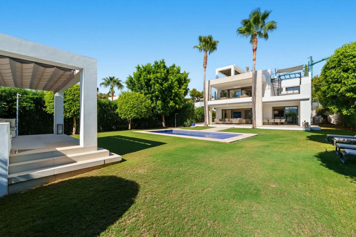 Sprzedaż niezależnego domku jednorodzinnego w Barrio Los Naranjos, Marbella photo 4
