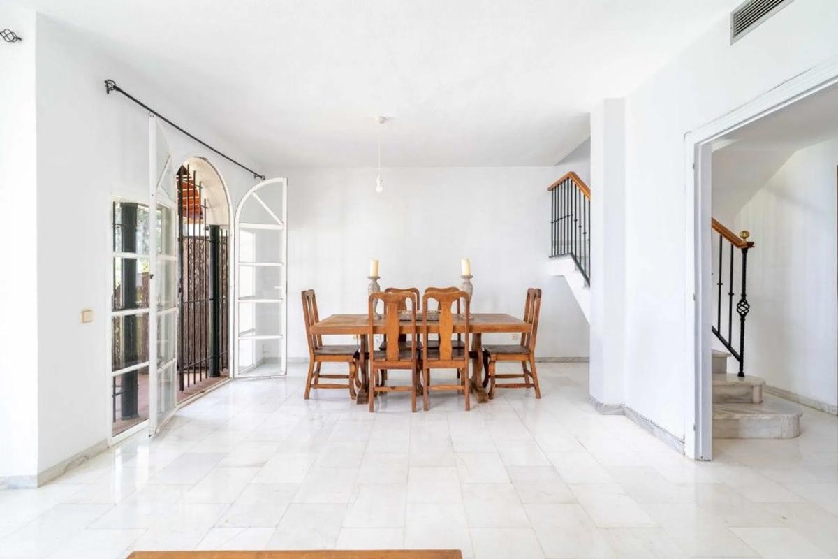 Sprzedaż szeregowego domku w Barrio Los Naranjos , Marbella photo 4