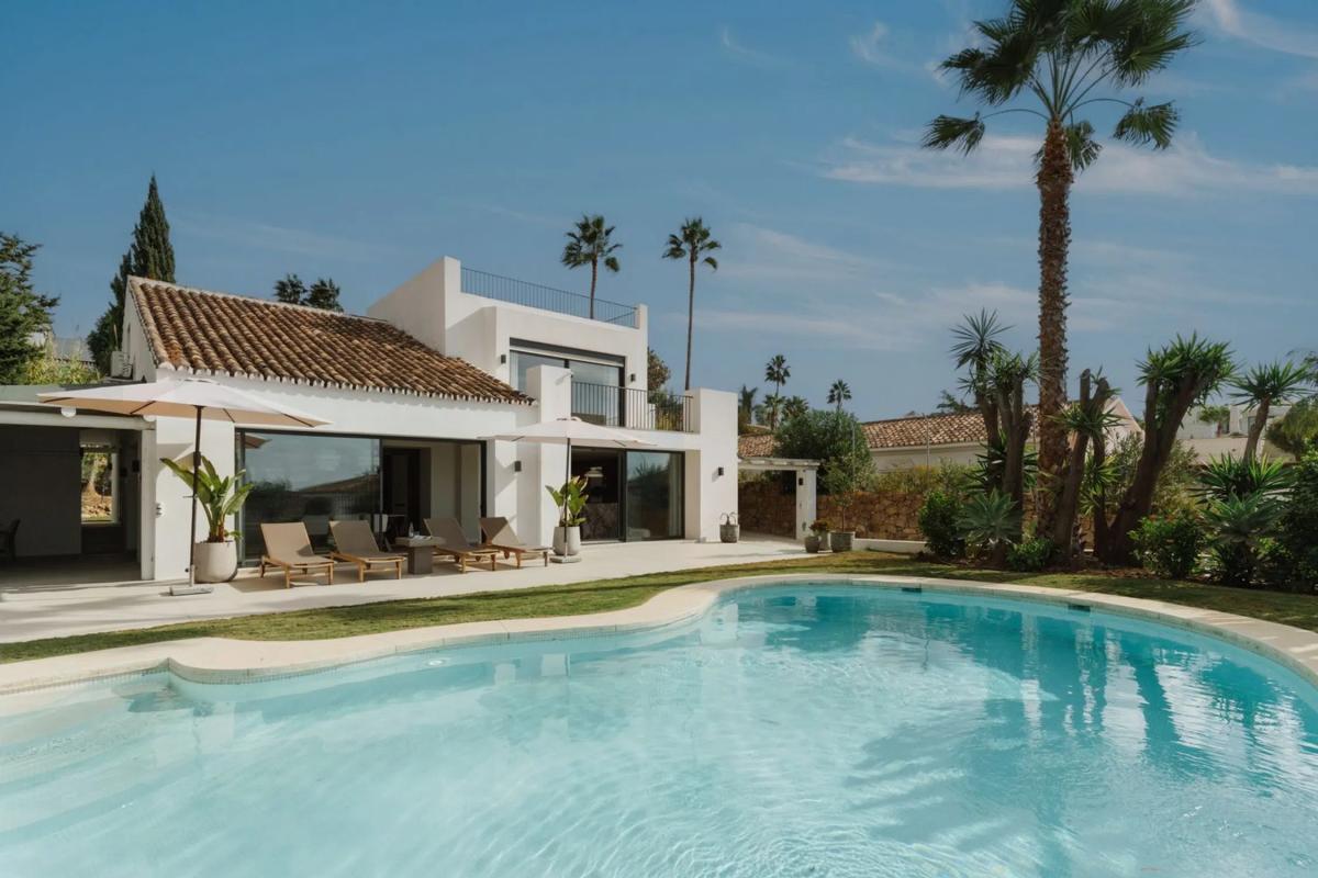 Sale of independent chalet in Barrio Los Naranjos, Marbella
photo 1