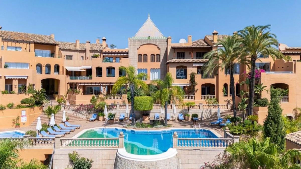 Sprzedaż poddasza w Barrio Los Naranjos, Marbella photo 1