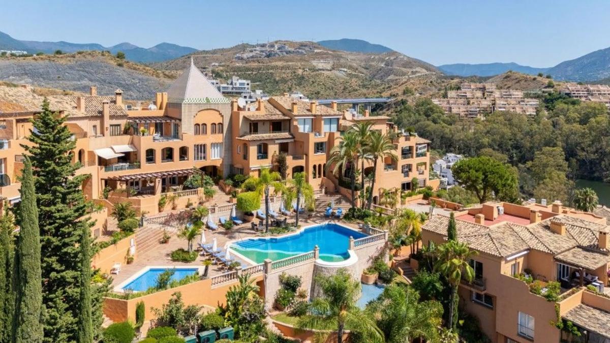 Sprzedaż poddasza w Barrio Los Naranjos, Marbella photo 2