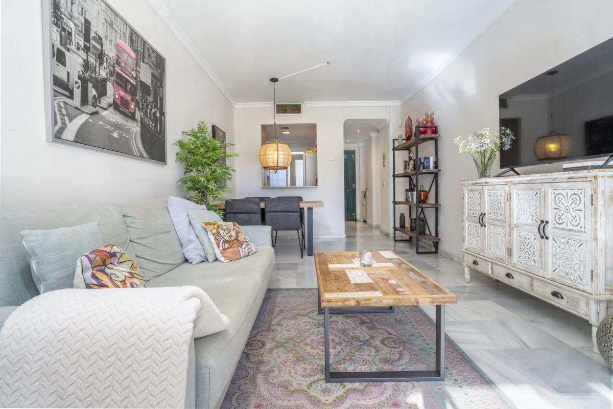 Venta de piso en Barrio Los Naranjos, Marbella
photo 1