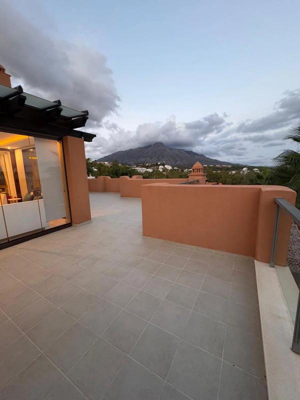Venta de duplex en Barrio Los Naranjos, Marbella photo 4