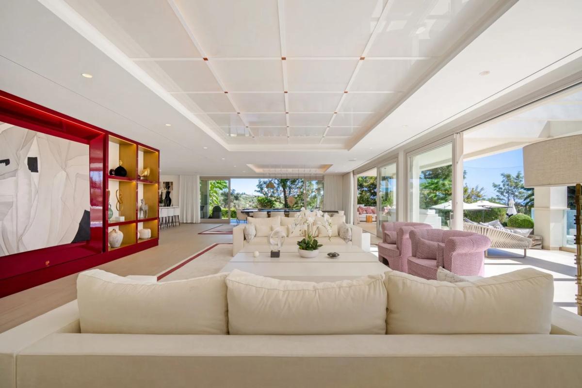 Sale of independent chalet in Calle Aries, Marbella
 photo 2