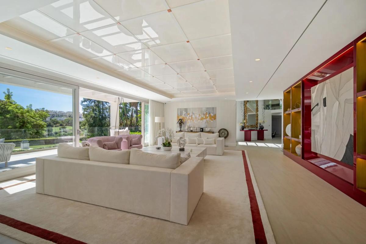 Sale of independent chalet in Calle Aries, Marbella
 photo 3