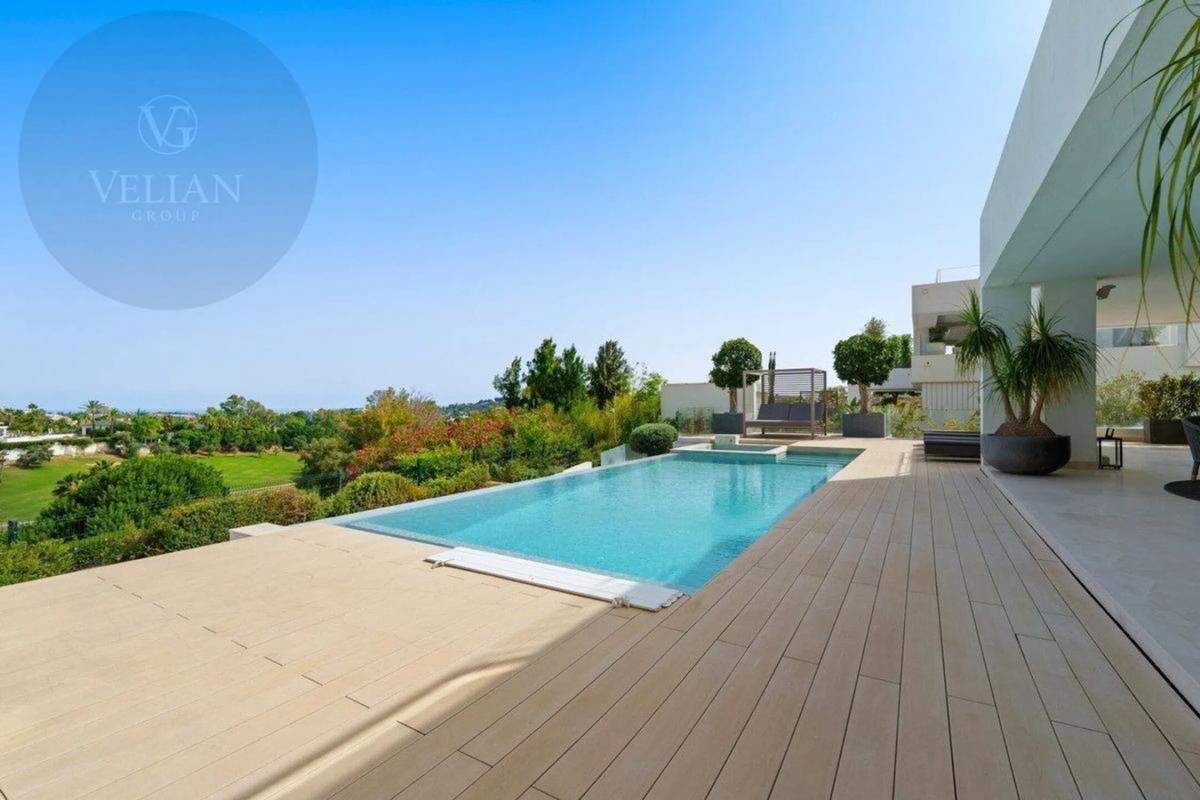 Sale of independent chalet in Nueva andalucia, Marbella
photo 2