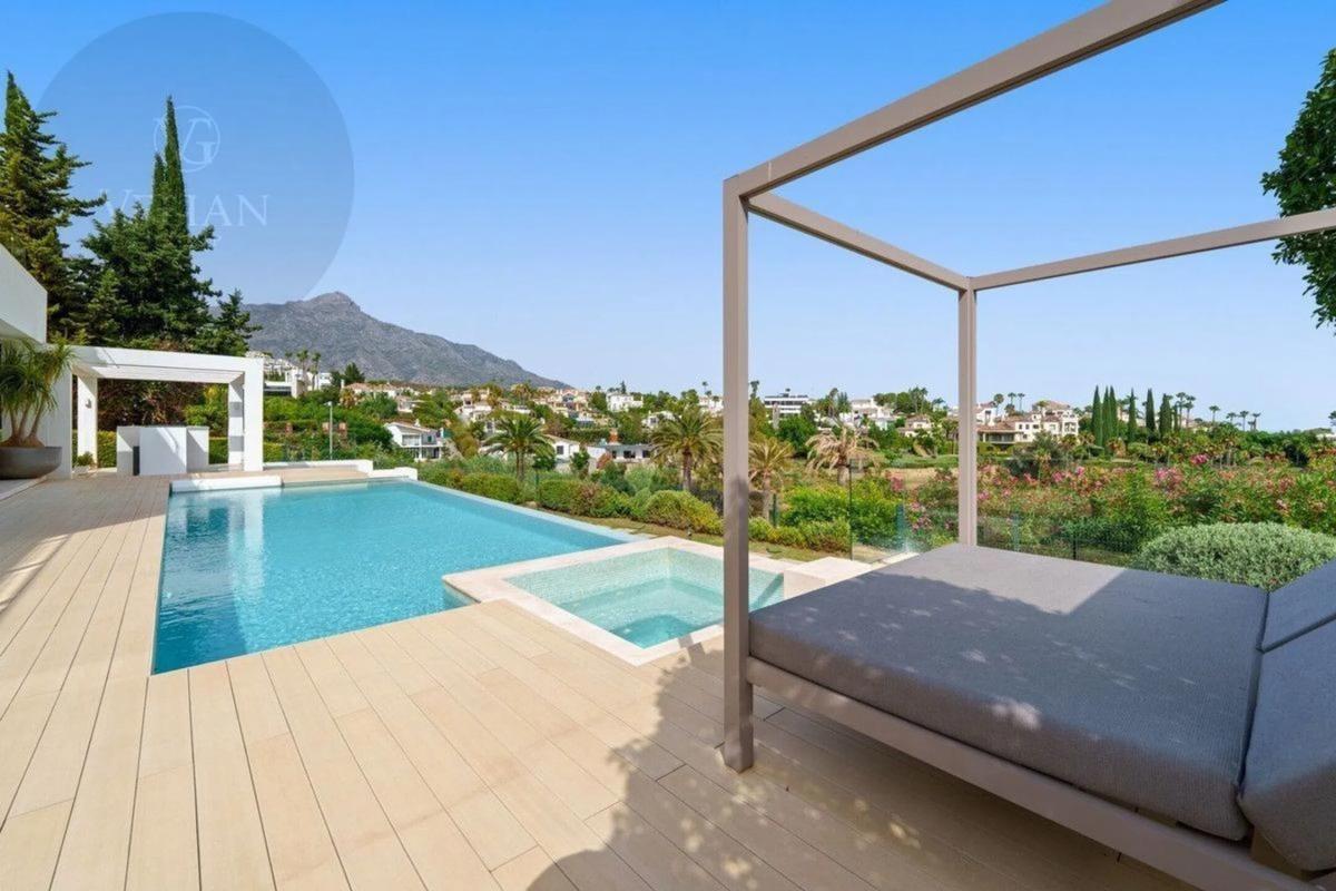 Sale of independent chalet in Nueva andalucia, Marbella
photo 5