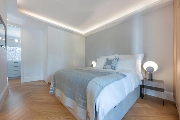 Venta de piso en CL ARIES-NVA ANDALUCIA H, Marbella
 photo 1