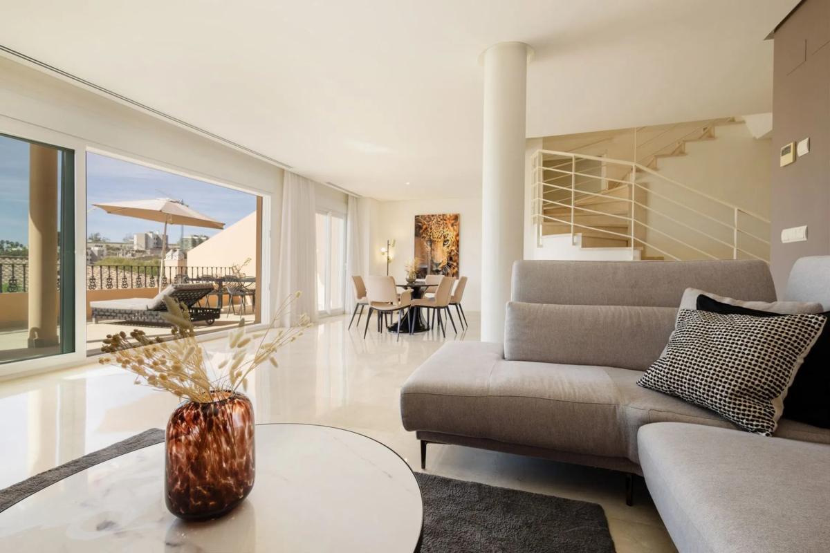 Venta de ático en Urbanización Vista Real, 39, Marbella photo 2