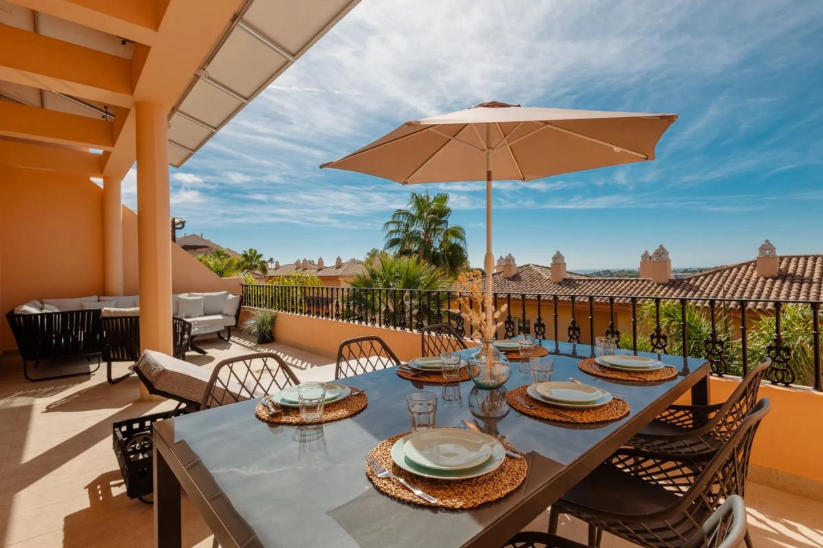Venta de ático en Urbanización Vista Real, 39, Marbella photo 3