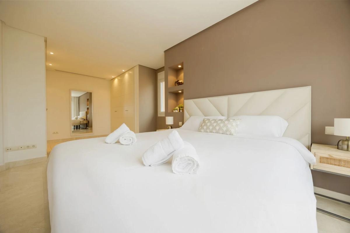 Venta de ático en Urbanización Vista Real, 39, Marbella photo 4