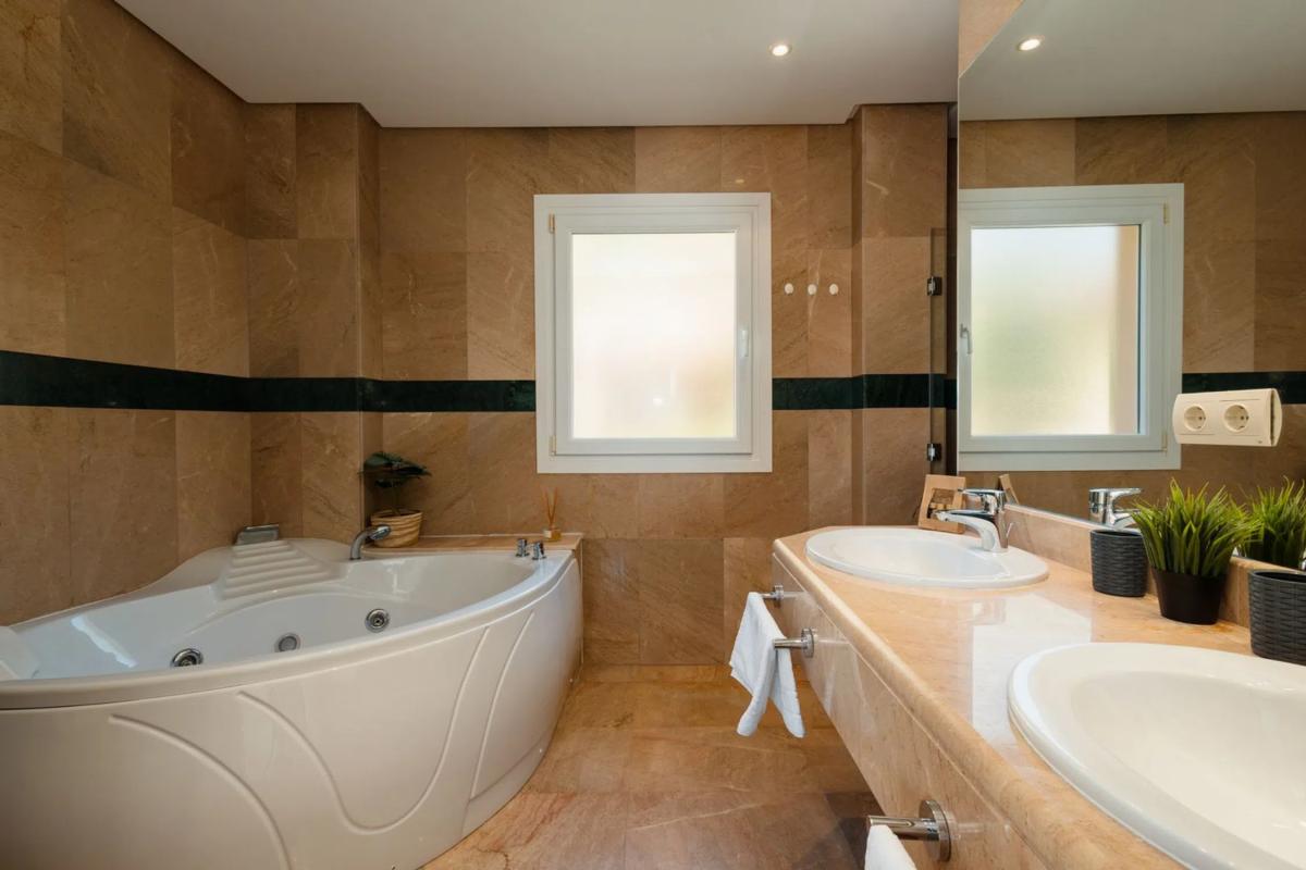 Venta de duplex en Calle Pléyades, 36, Marbella photo 5