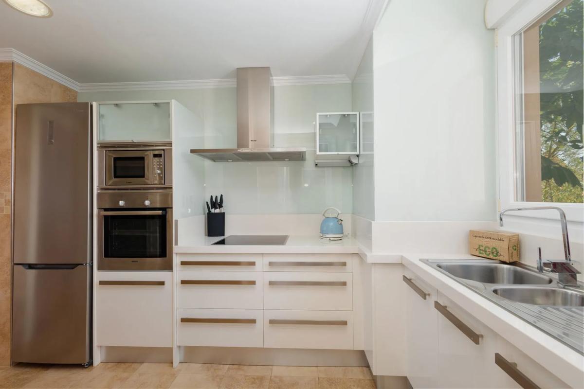 Venta de ático en Urbanización Vista Real, 39, Marbella photo 3