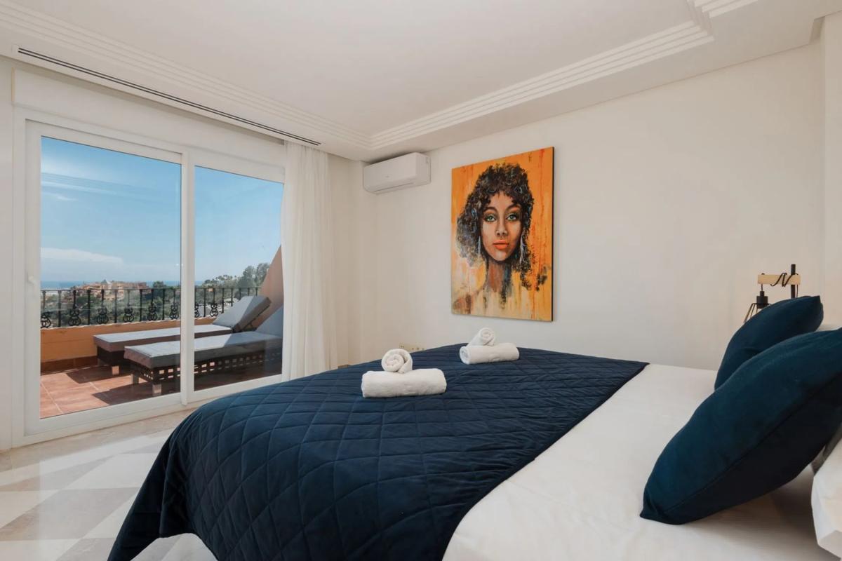 Venta de ático en Urbanización Vista Real, 39, Marbella photo 4