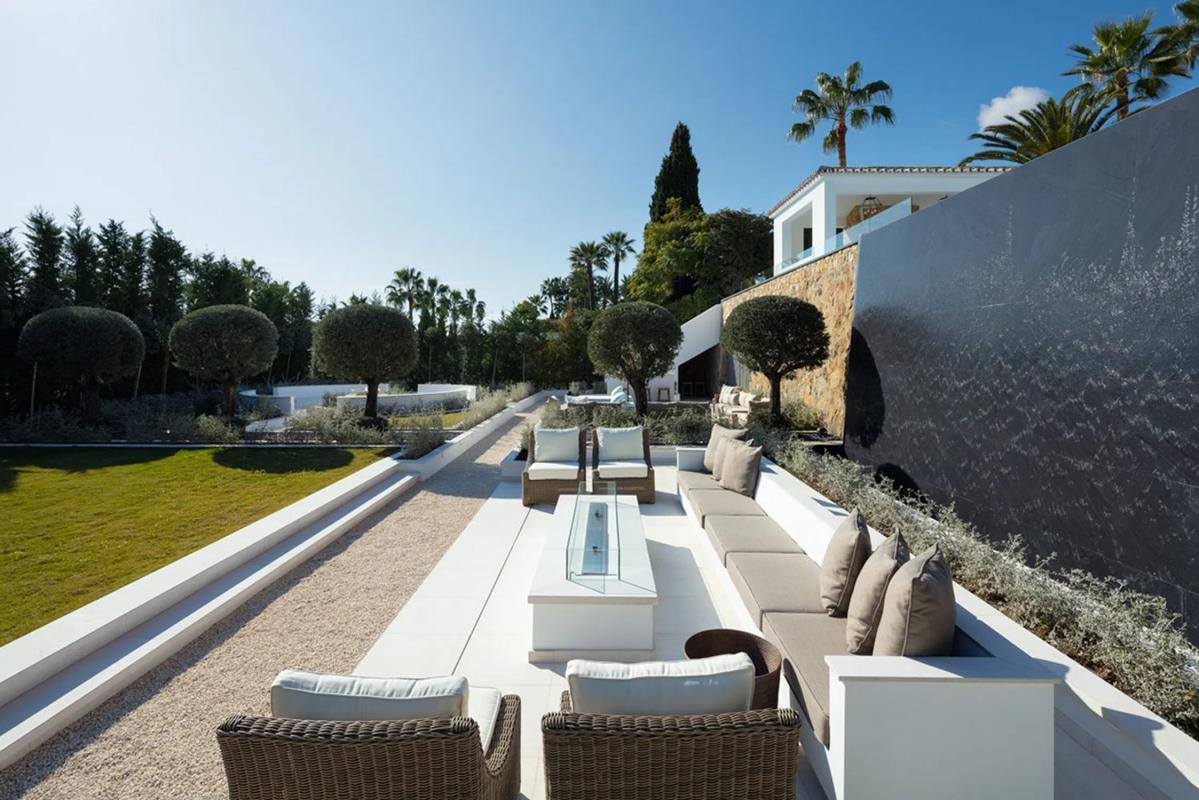 Sale of independent chalet in Calle Pez Austral, 33, Marbella
 photo 3