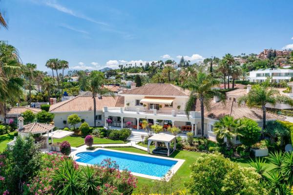 Independent chalet for sale in Urbanizacion N Andalucia 1G, Marbella
photo 1