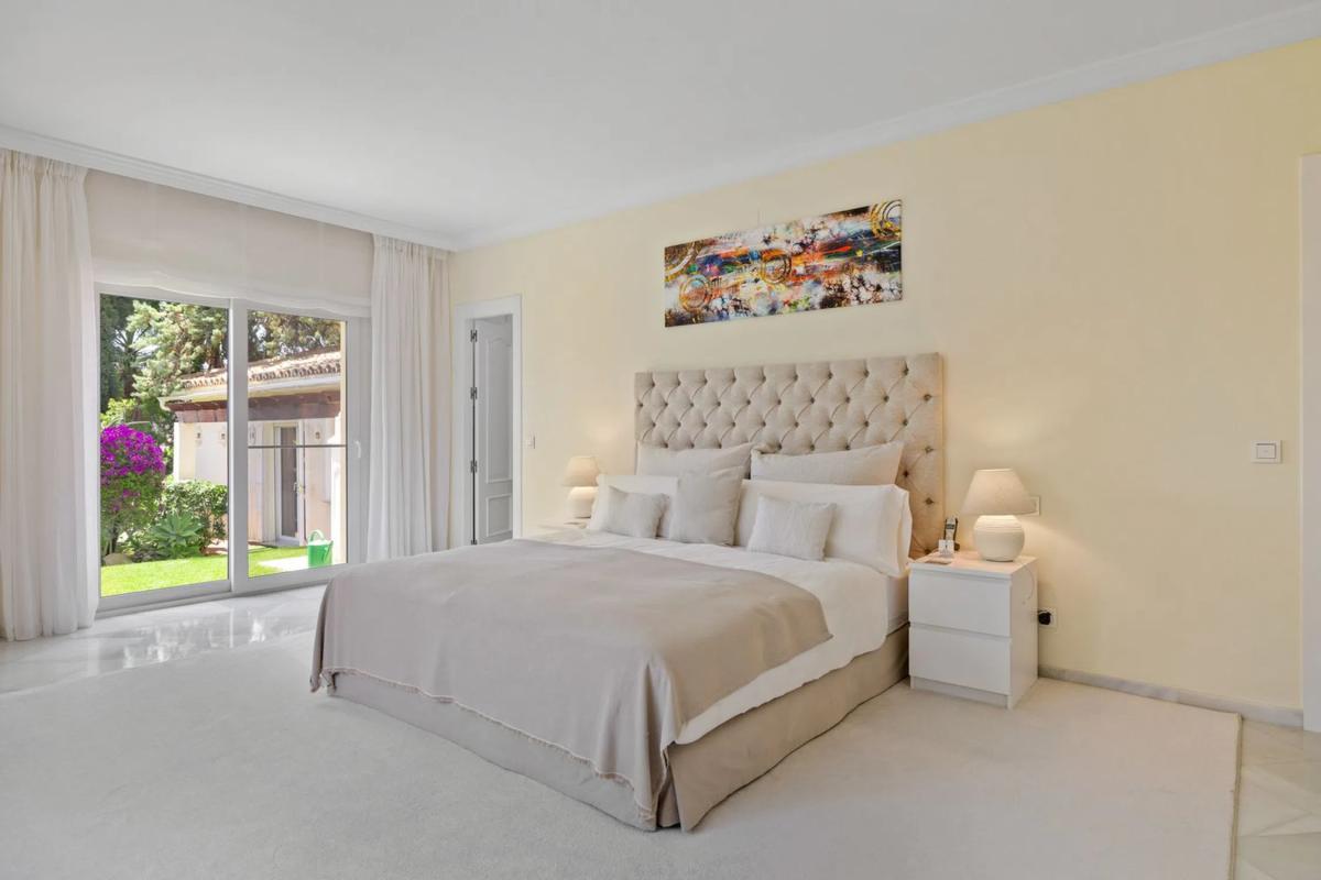 Продажа отдельного шале в Urbanizacion N Andalucia 1G, Марбелла photo 3