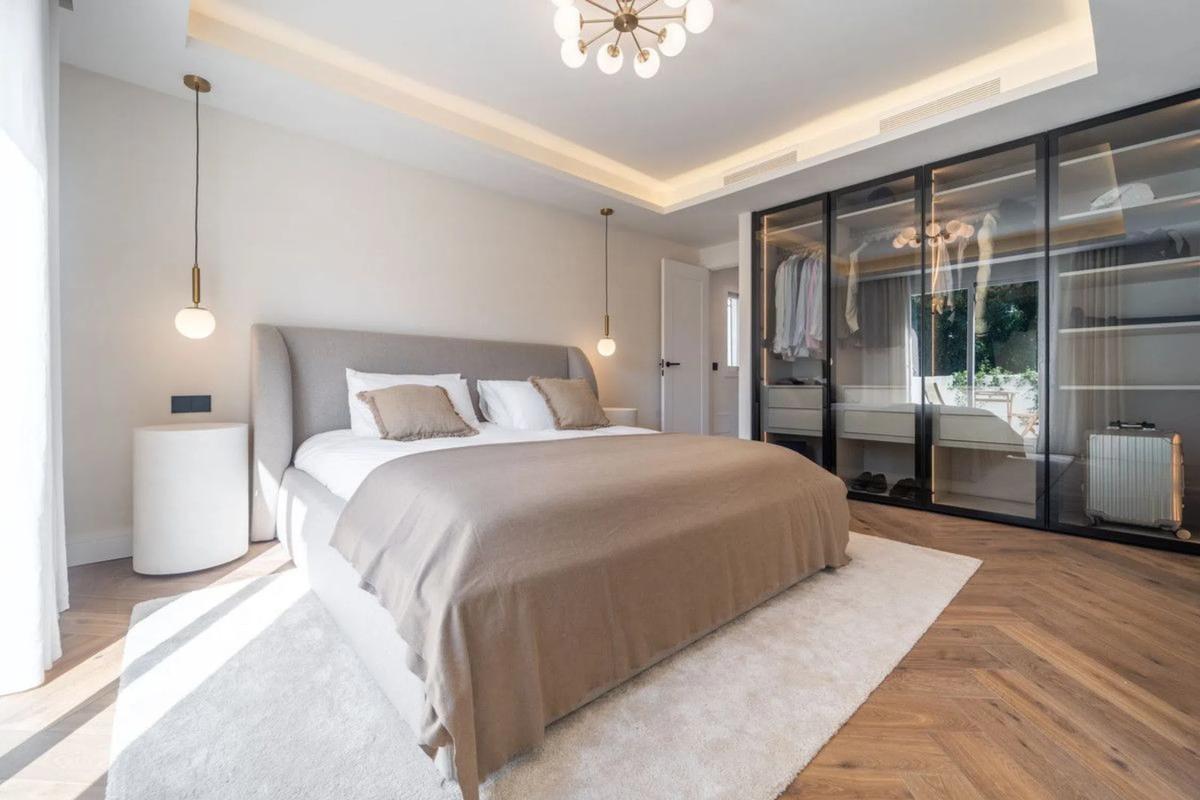 Venta de chalet adosado en Vía , Marbella photo 2