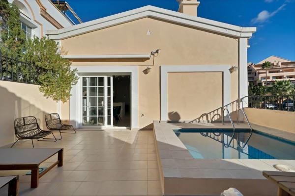 Chalet adosado en venta en  Calle Pléyades , Marbella photo 3