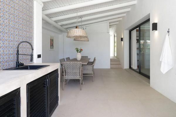Chalet wolnostojący na sprzedaż w Barrio Los Naranjos, Marbella thumbnail 1