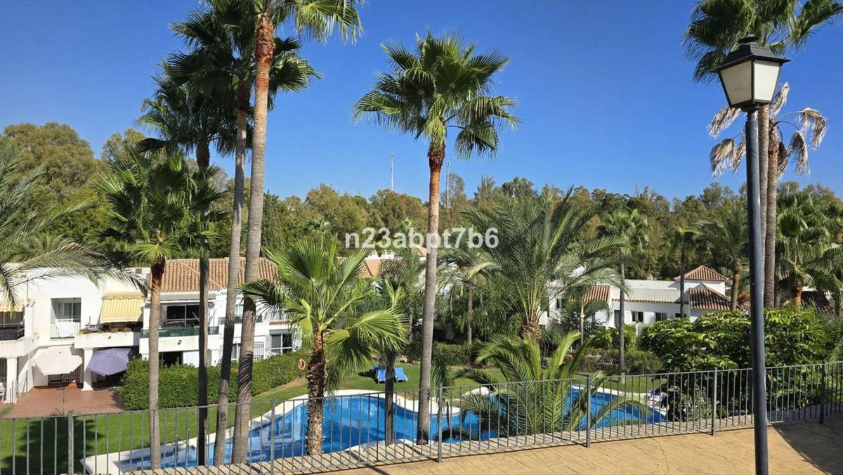 Venta de piso en Barrio Los Naranjos, Marbella
 photo 2