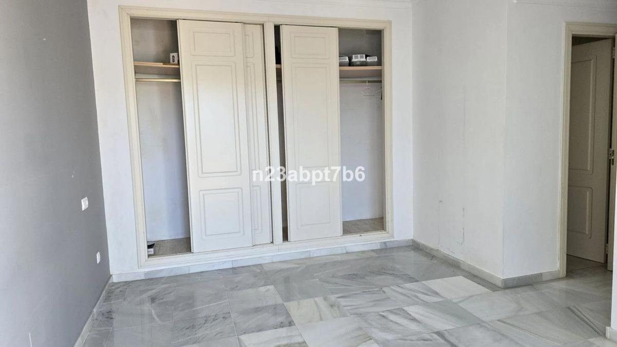 Venta de piso en Barrio Los Naranjos, Marbella
 photo 3