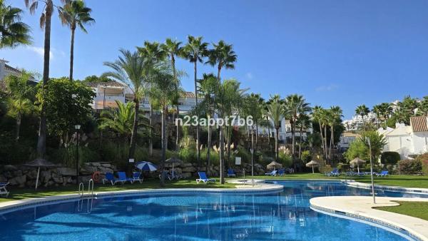 Квартира на продажу на  Barrio Los Naranjos, Марбелла photo 4
