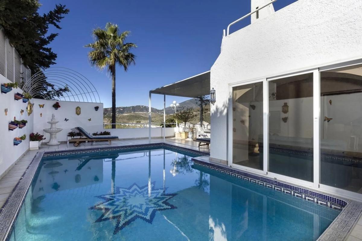 Venta de chalet independiente en Barrio Los Naranjos, Marbella
photo 3