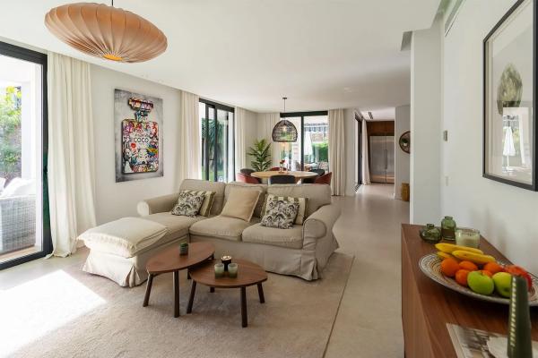 Chalet wolnostojący na sprzedaż w Calle Auriga, Marbella photo 1
