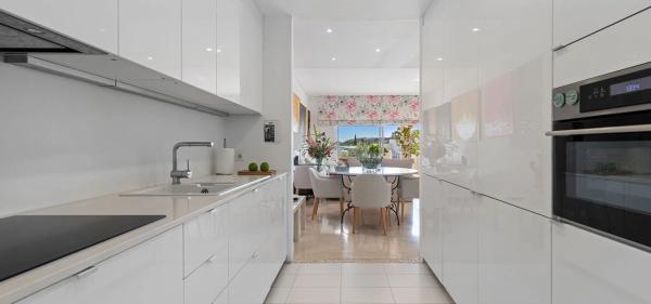 Квартира на продажу на  Barrio Los Naranjos, Марбелла photo 4