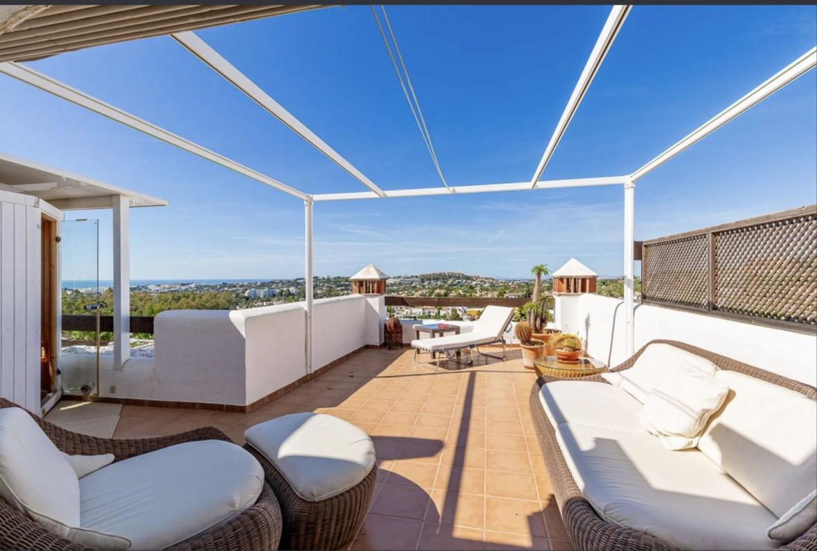 Sprzedaż duplexu w Barrio Los Naranjos, Marbella photo 2
