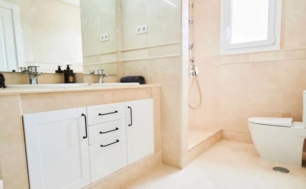 Квартира на продажу на Urbanizacion N Andalucia J, 20, Марбелла photo 1